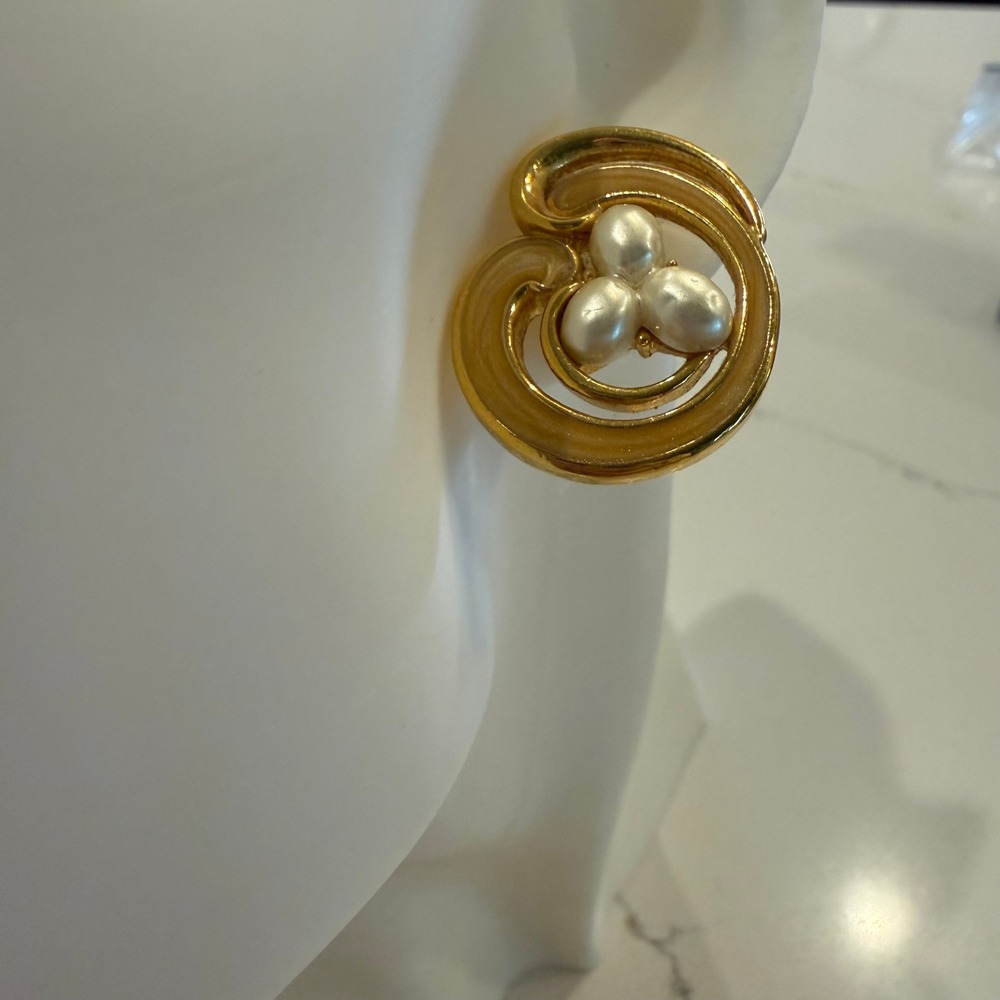 Vintage Statement 80s Gold Tone Swirl Faux Pearl Enamel Pierced Earrings